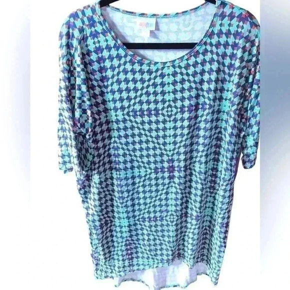 Lularoe Xs blue/green/red Irma tunic top. Geometric..3D pattern.NWT. Hi/lo‎ hem. - Picture 1 of 6